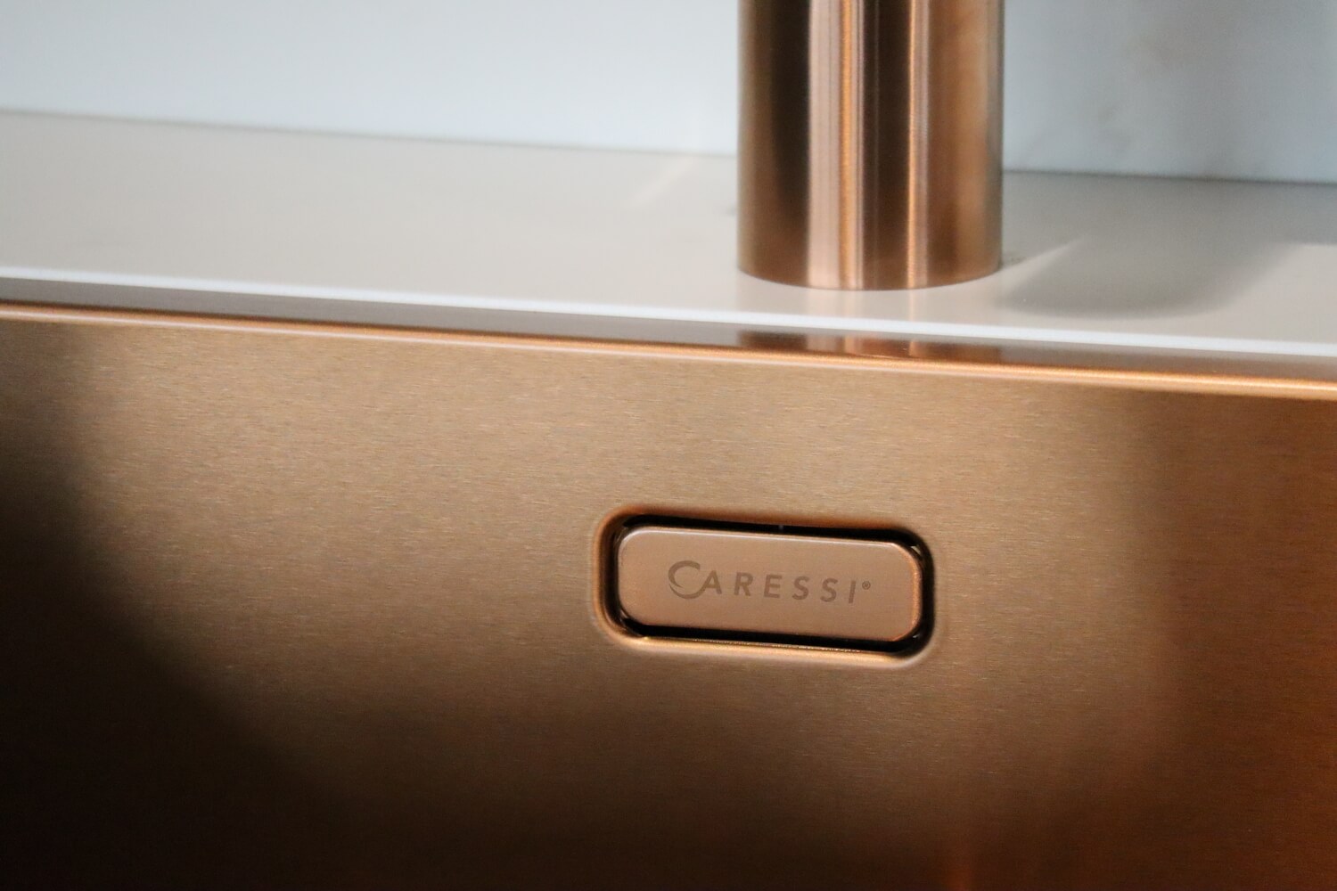 Aber wie können Sie Ihr Spülbecken-und/oder Ihren Küchenarmatur aus Copper, Samtgold oder Gun Metal problemlos pflegen?